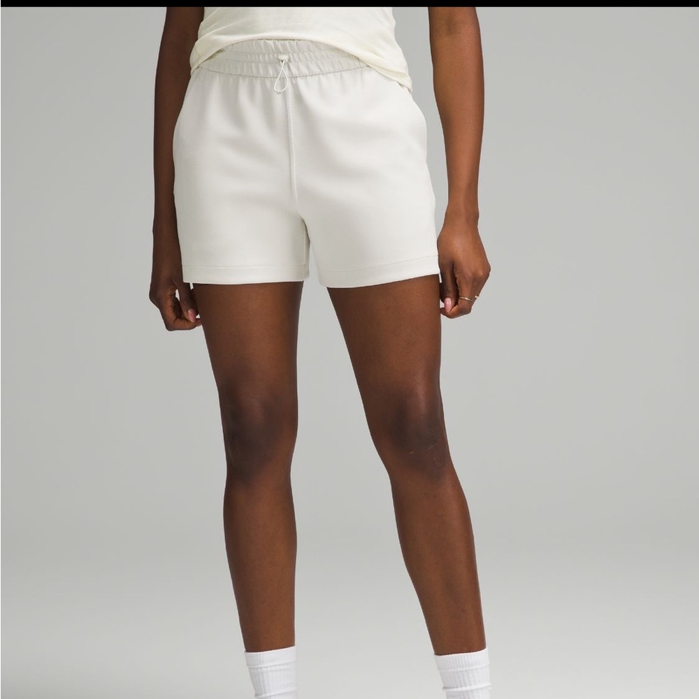 Lululemon Softstreme HR 4”